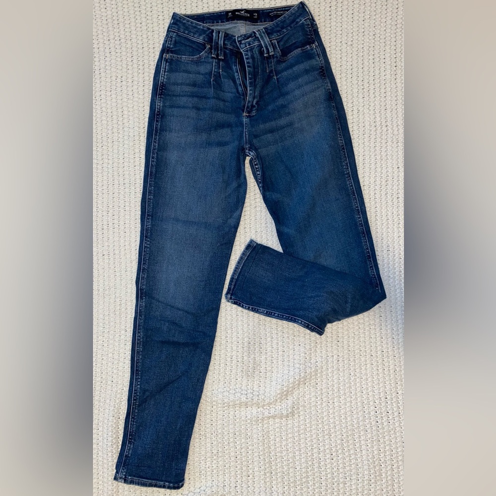 Hollister ultra high rise mom jeans